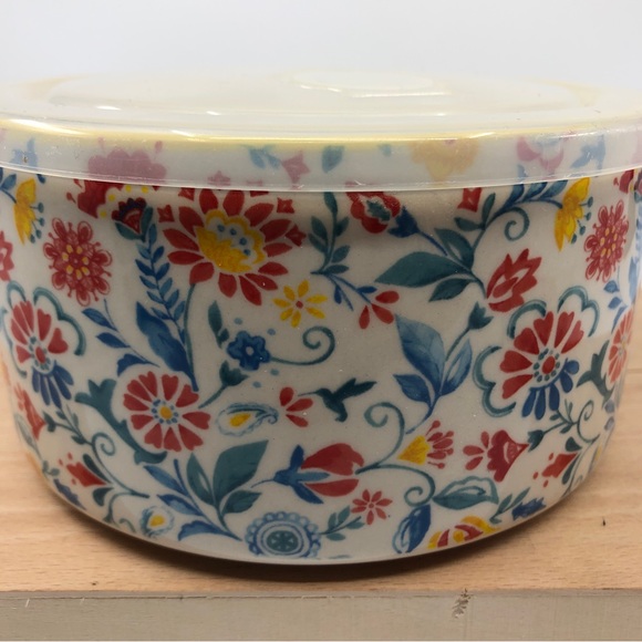 The Pioneer Woman Mazie Round Ceramic Bowl Set with Build-In Steam Release - Picture 2 of 5